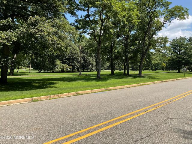 177 Amberly Drive E, Manalapan, NJ 07726