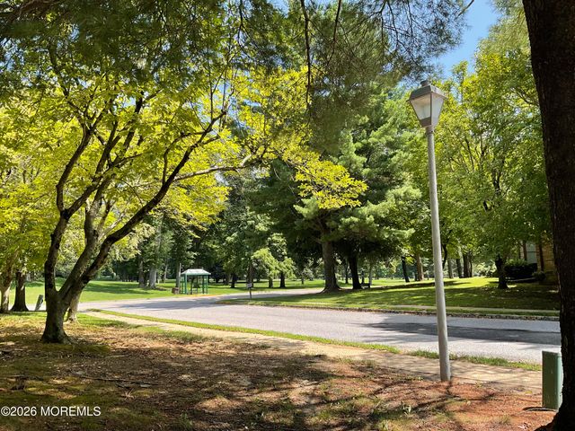 177 Amberly Drive E, Manalapan, NJ 07726
