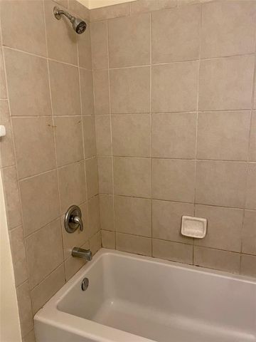 2745 HIDDEN LAKE BOULEVARD D, Sarasota, FL 34237