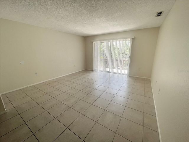 2745 HIDDEN LAKE BOULEVARD D, Sarasota, FL 34237