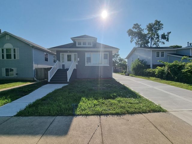 309 S 8th Avenue, Maywood, IL 60153