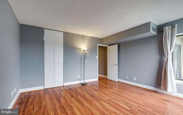 9200 Edwards Way Apt 907, Hyattsville, MD 20783