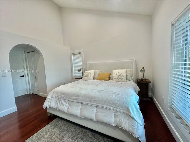 18715 NW 1st Street, Pembroke Pines, FL 33029