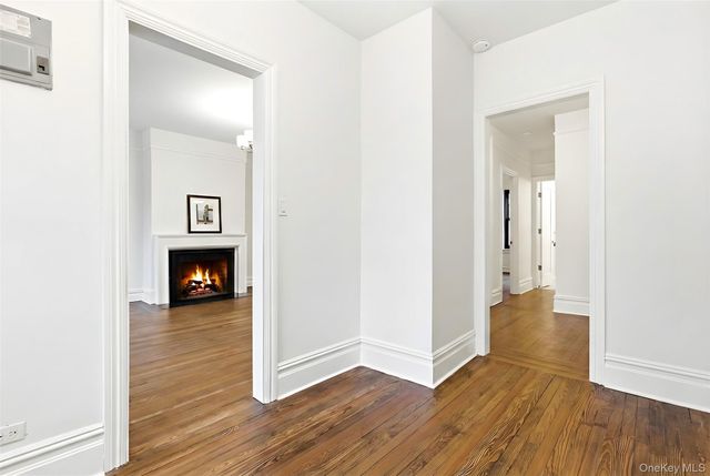 242 Bronxville Road E2, Bronxville, NY 10708