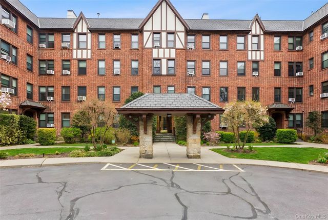 242 Bronxville Road E2, Bronxville, NY 10708