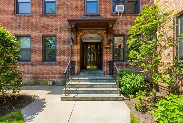 242 Bronxville Road E2, Bronxville, NY 10708