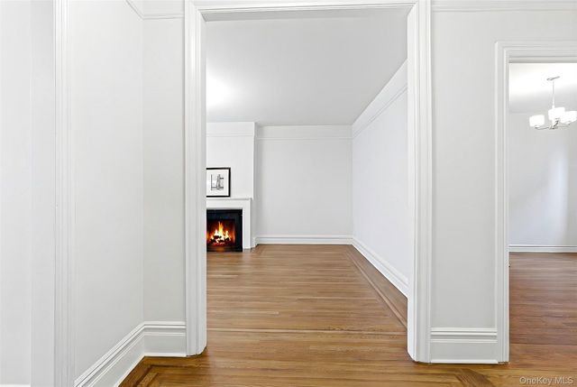 242 Bronxville Road E2, Bronxville, NY 10708