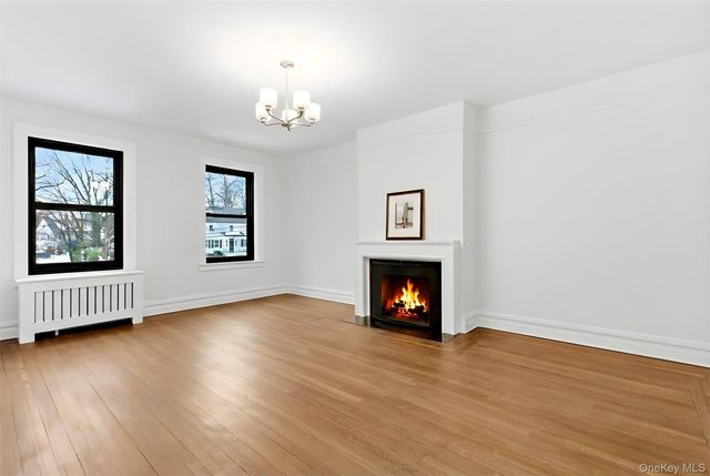 242 Bronxville Road E2, Bronxville, NY 10708