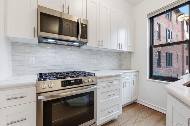 242 Bronxville Road E2, Bronxville, NY 10708