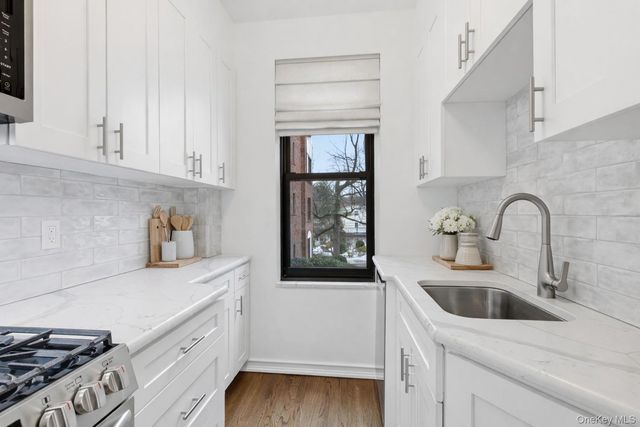 242 Bronxville Road E2, Bronxville, NY 10708