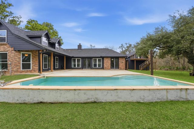 4701 County Road 747a, Brazoria, TX 77422