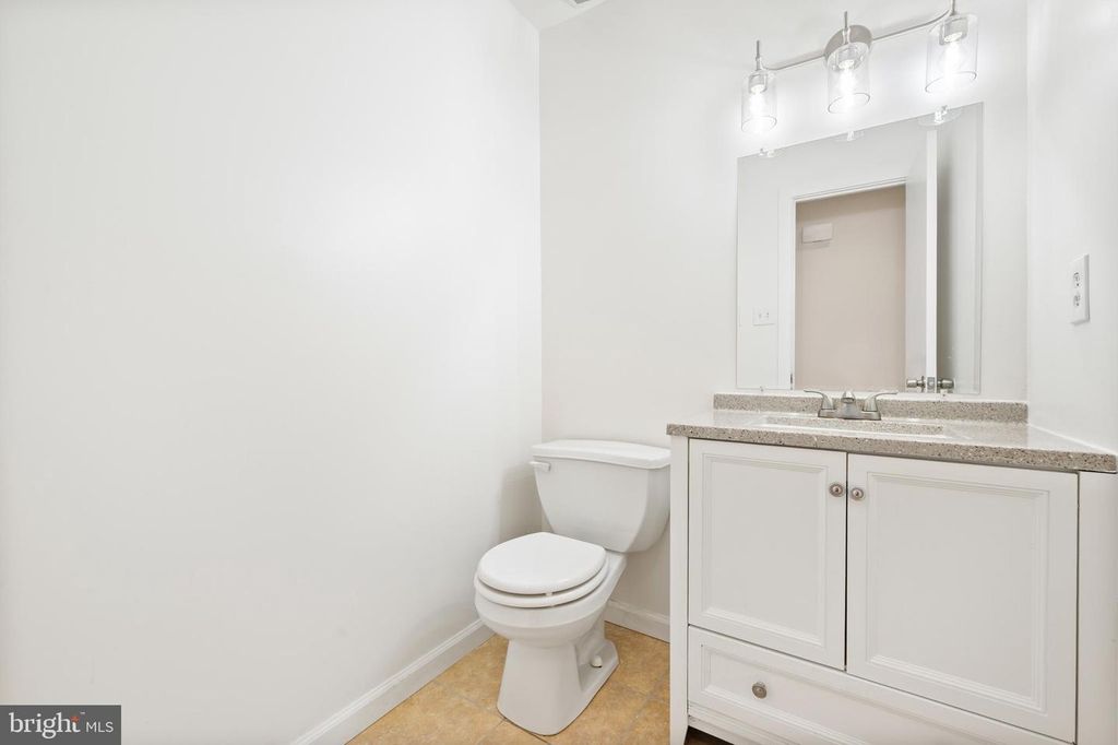 Image 16 of property listing at 10325 SIXPENCE CIR, Columbia, MD 21044