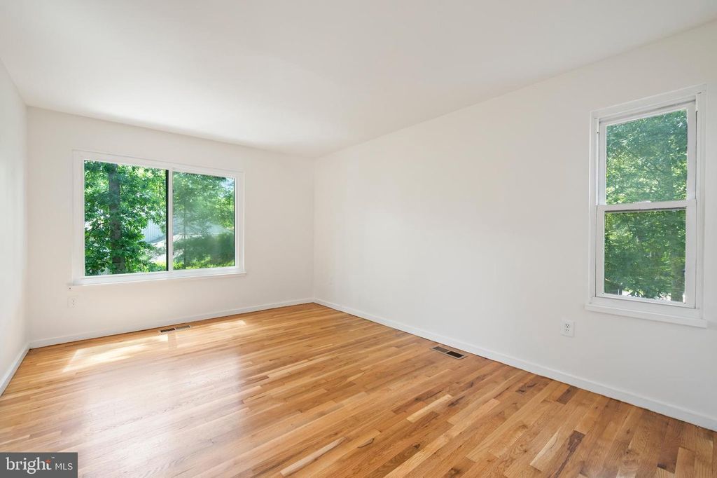Image 25 of property listing at 10325 SIXPENCE CIR, Columbia, MD 21044