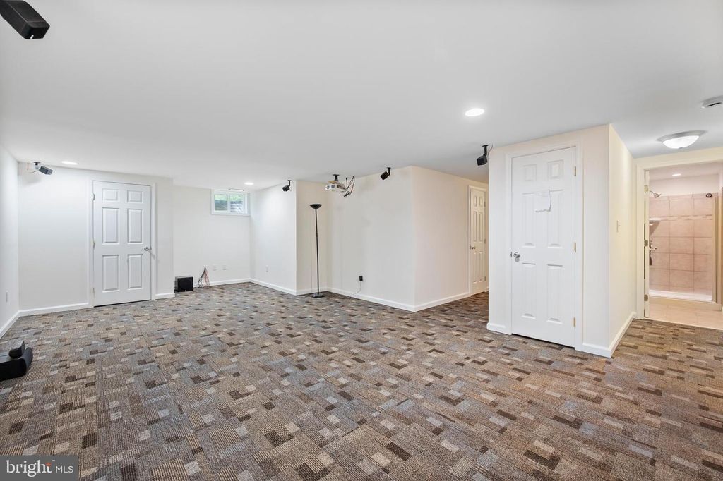 Image 27 of property listing at 10325 SIXPENCE CIR, Columbia, MD 21044