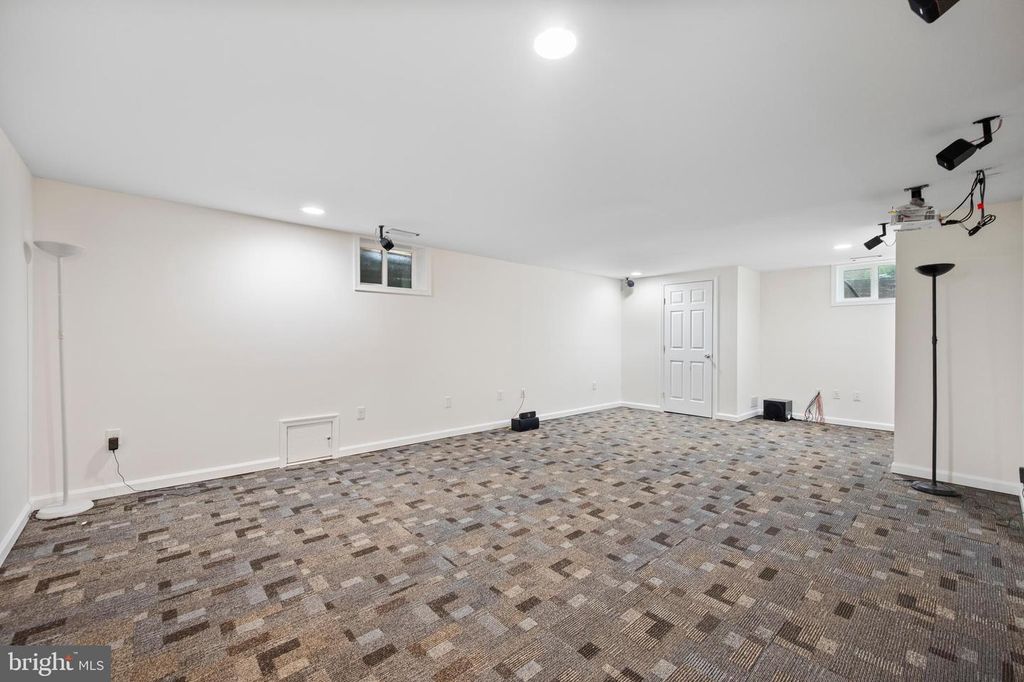 Image 28 of property listing at 10325 SIXPENCE CIR, Columbia, MD 21044