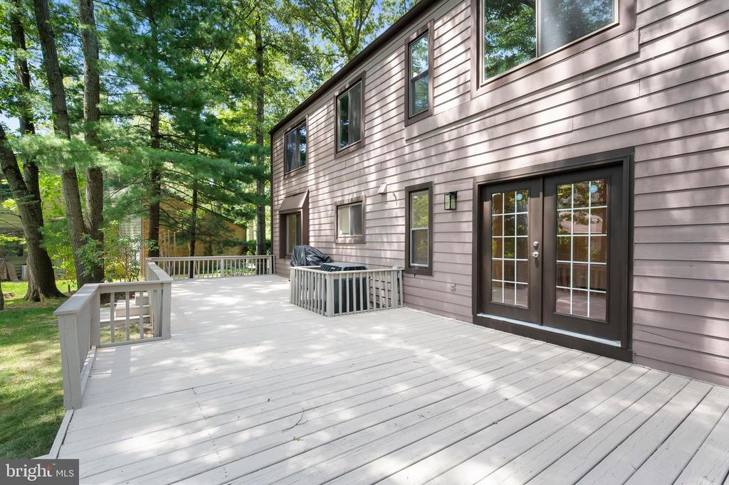 Image 31 of property listing at 10325 SIXPENCE CIR, Columbia, MD 21044