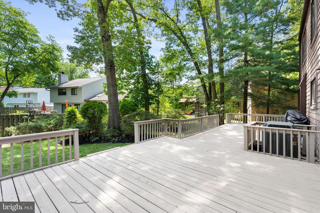 Image 32 of property listing at 10325 SIXPENCE CIR, Columbia, MD 21044