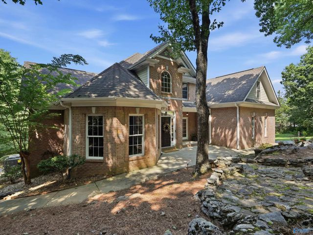 4015 High Mountain Road NE, Huntsville, AL 35811