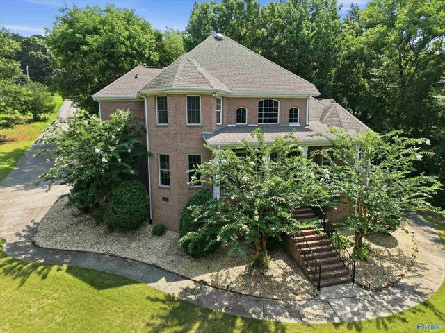 4015 High Mountain Road NE, Huntsville, AL 35811