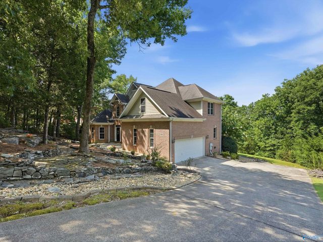 4015 High Mountain Road NE, Huntsville, AL 35811