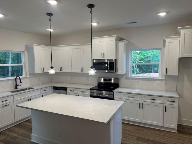 181 Blackberry Court, Pendergrass, GA 30567