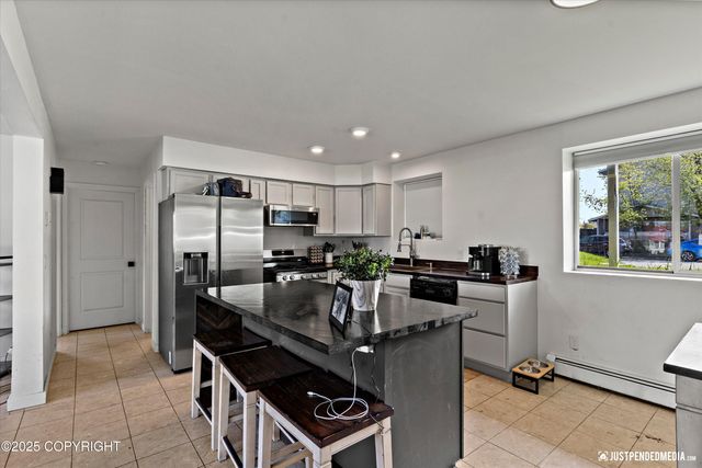 437 E 14th Avenue, Anchorage, AK 99501