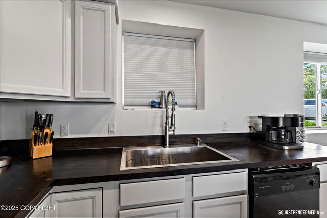 437 E 14th Avenue, Anchorage, AK 99501