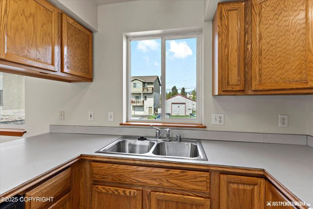 437 E 14th Avenue, Anchorage, AK 99501