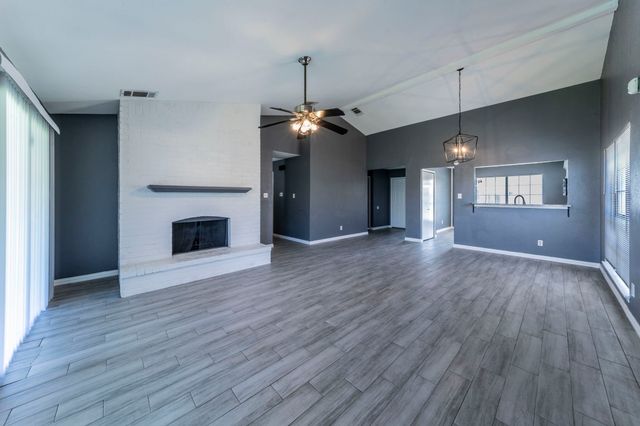 816 Plummer Drive, Cedar Hill, TX 75104