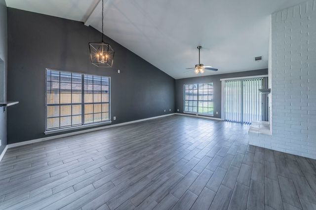816 Plummer Drive, Cedar Hill, TX 75104