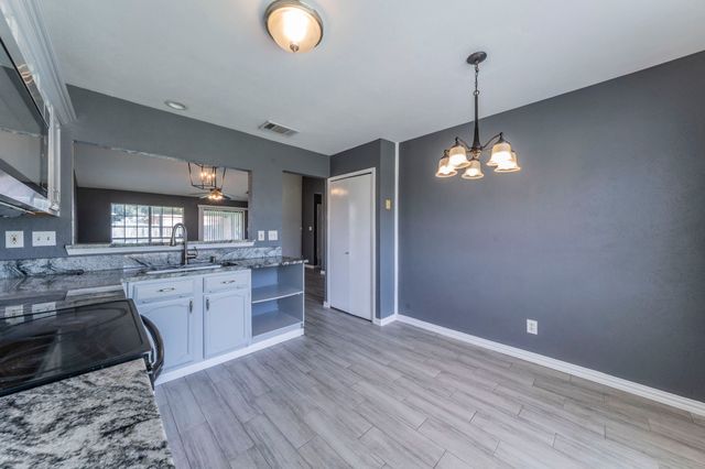 816 Plummer Drive, Cedar Hill, TX 75104