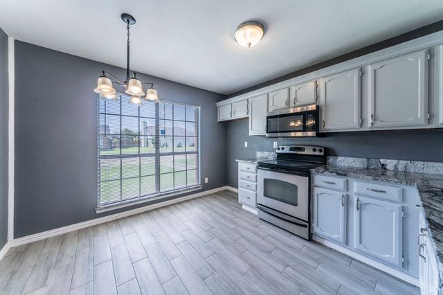 816 Plummer Drive, Cedar Hill, TX 75104