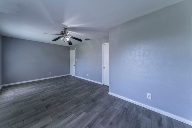 816 Plummer Drive, Cedar Hill, TX 75104