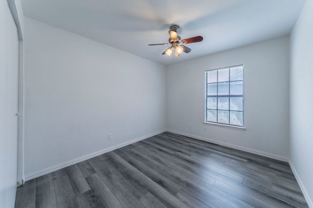 816 Plummer Drive, Cedar Hill, TX 75104