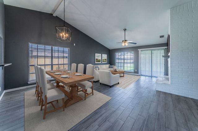816 Plummer Drive, Cedar Hill, TX 75104