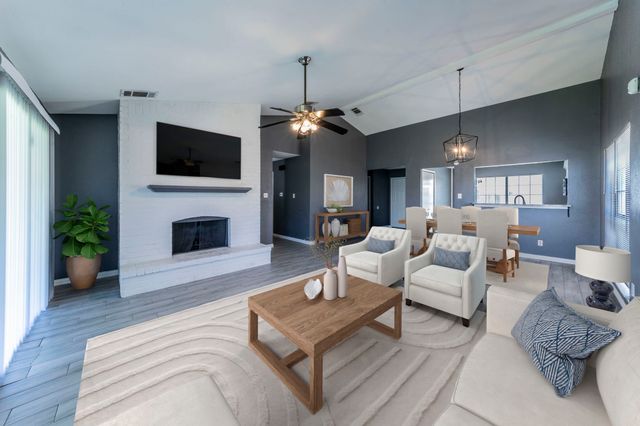 816 Plummer Drive, Cedar Hill, TX 75104