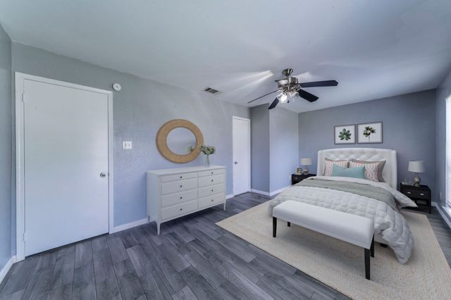 816 Plummer Drive, Cedar Hill, TX 75104