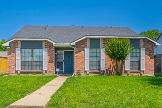 816 Plummer Drive, Cedar Hill, TX 75104