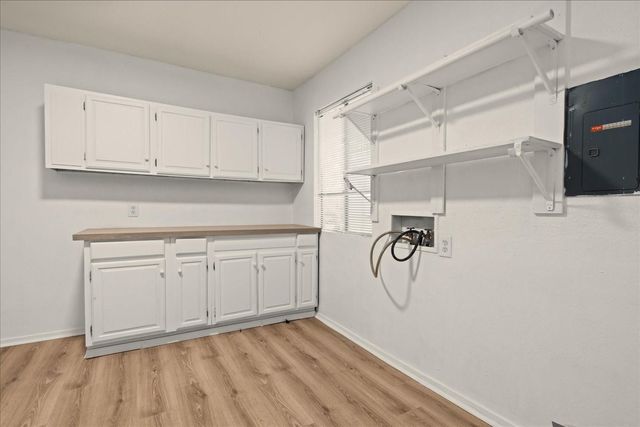 559 Demarett DR, Point Venture, TX 78645