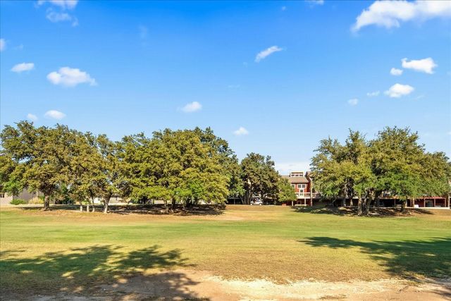 559 Demarett DR, Point Venture, TX 78645