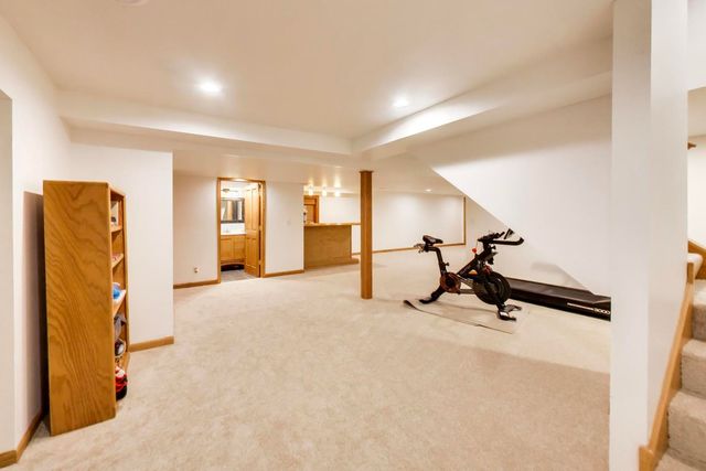 515 GRAND MEADOW Lane, Mchenry, IL 60051