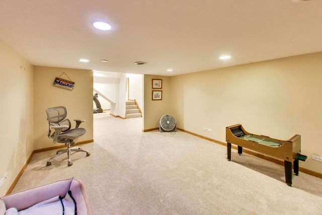 515 GRAND MEADOW Lane, Mchenry, IL 60051