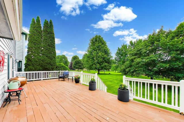 515 GRAND MEADOW Lane, Mchenry, IL 60051