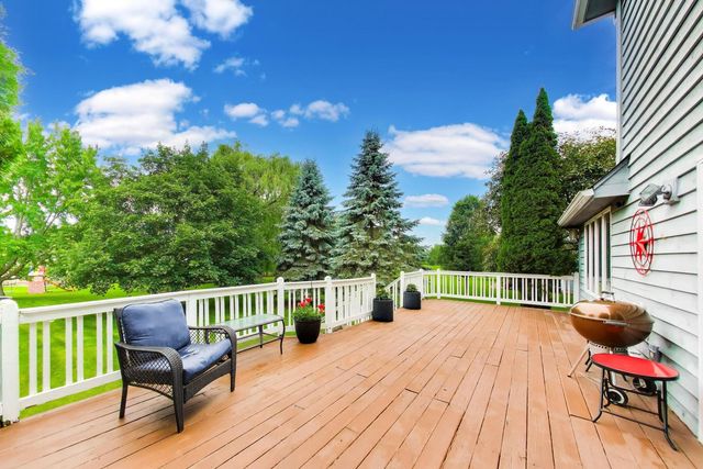 515 GRAND MEADOW Lane, Mchenry, IL 60051