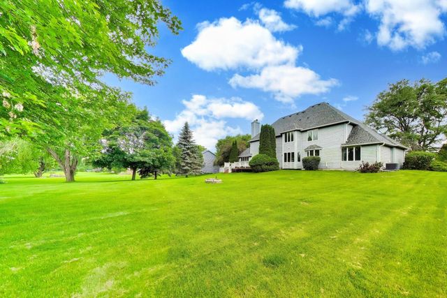 515 GRAND MEADOW Lane, Mchenry, IL 60051