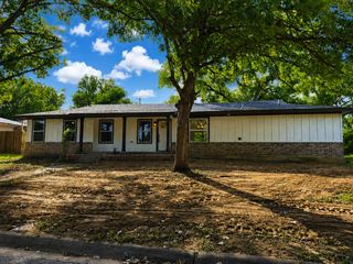 721 Norwood Drive, Hurst, TX 76053