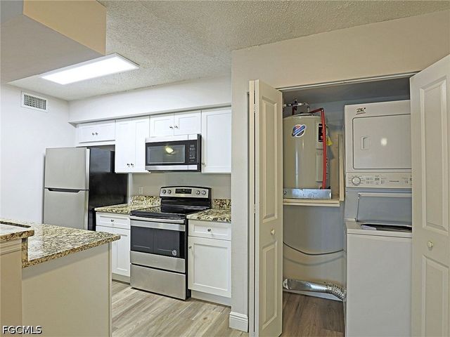 5305 Summerlin RD 506, Fort Myers, FL 33919