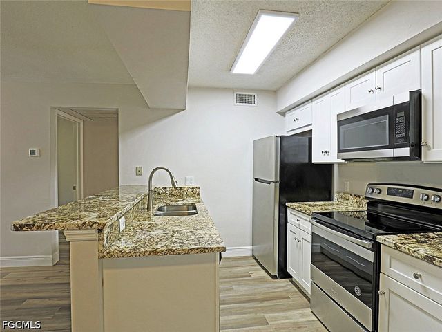 5305 Summerlin RD 506, Fort Myers, FL 33919