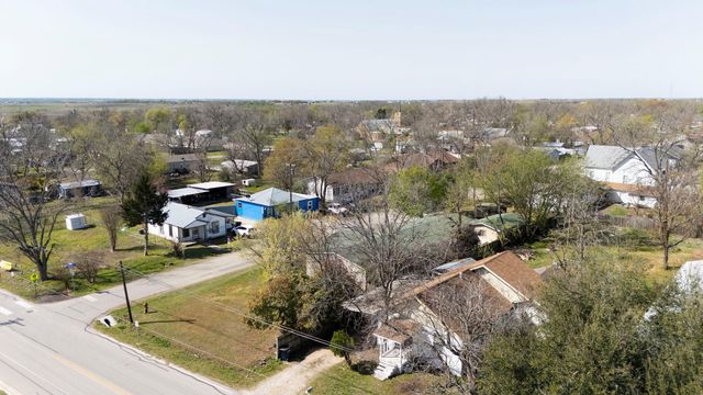 209 E Sheldon Ave, Thrall, TX 76578