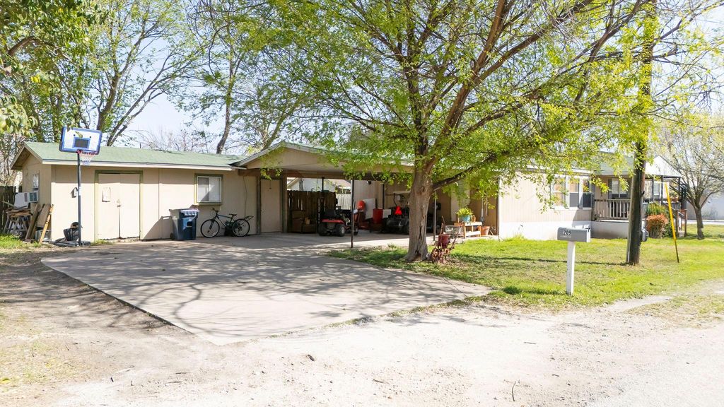 209 E Sheldon Ave, Thrall, TX 76578
